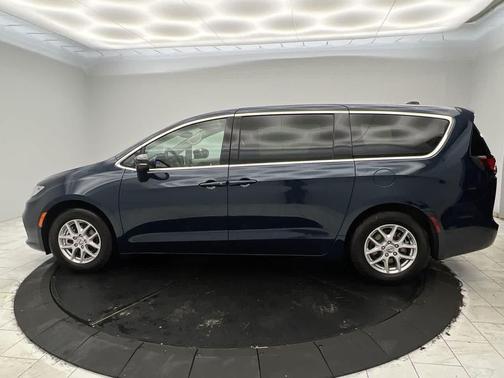 Fathom Blue Pearlcoat 2023 Chrysler Pacifica Touring L