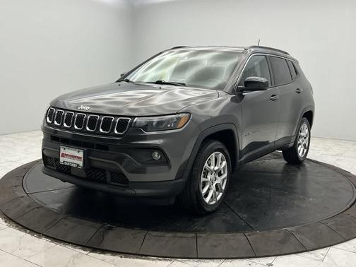 Granite Crystal Metallic Clearcoat 2023 Jeep Compass Latitude Lux