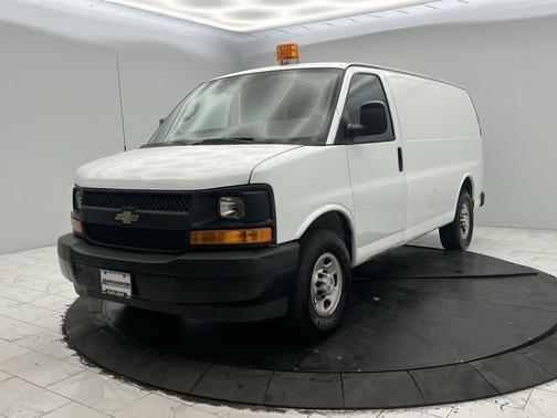 Summit White 2017 Chevrolet Express 3500 Work Van