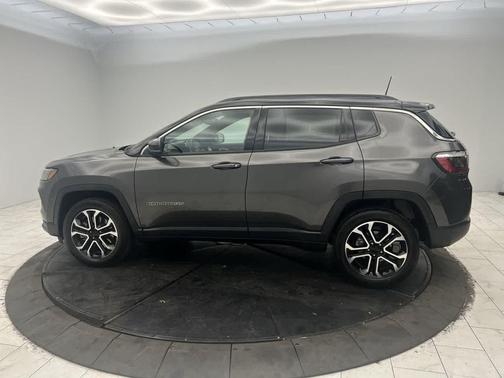 Granite Crystal Metallic Clearcoat 2023 Jeep Compass Limited