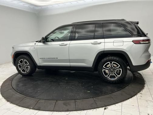 2023 Jeep Grand Cherokee 4xe Trailhawk