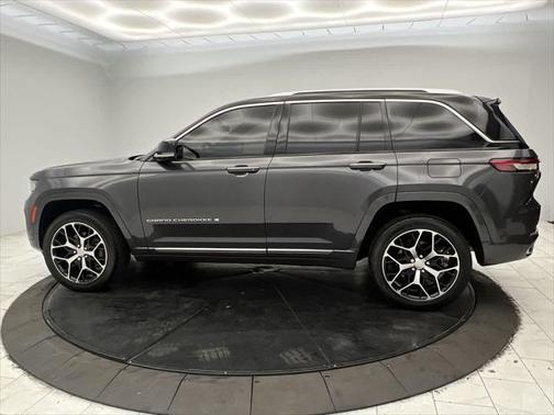 2022 Jeep Grand Cherokee Summit