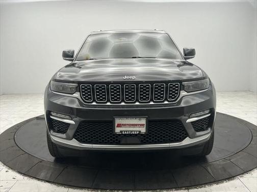 2022 Jeep Grand Cherokee Summit