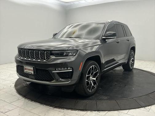 2022 Jeep Grand Cherokee Summit