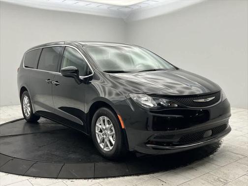 2024 Chrysler Voyager LX