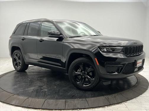 2022 Jeep Grand Cherokee Altitude