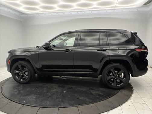 2022 Jeep Grand Cherokee Altitude