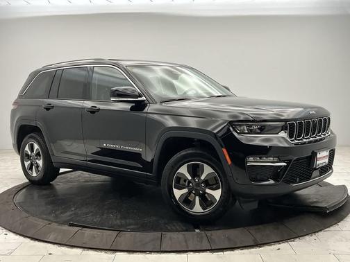 Diamond Black Crystal Pearlcoat 2023 Jeep Grand Cherokee 4xe Base