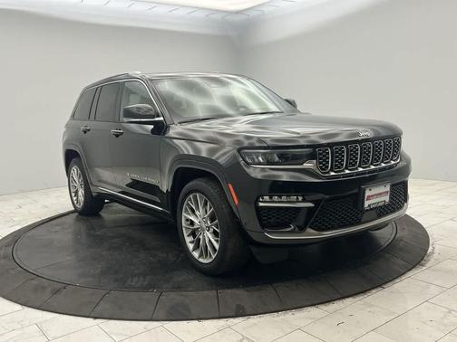 2022 Jeep Grand Cherokee Summit