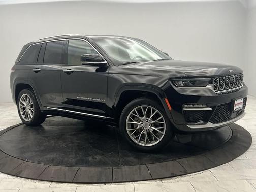 2022 Jeep Grand Cherokee Summit