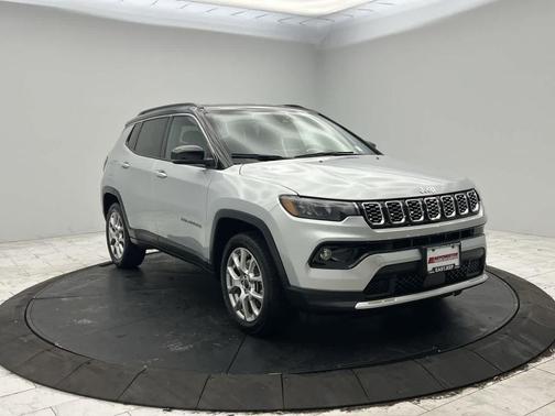 Silver Zynith Metallic Clearcoat 2025 Jeep Compass Limited