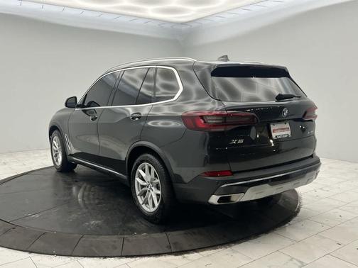 Dark Graphite Metallic 2023 BMW X5 xDrive40i