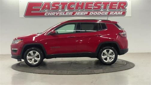 Photo 5 of 24 of 2019 Jeep Compass Latitude