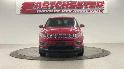 Photo 3 of 24 of 2019 Jeep Compass Latitude