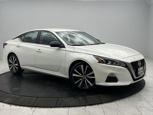 2021 Nissan Altima SR FWD