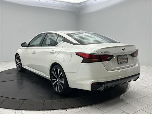 2021 Nissan Altima SR FWD