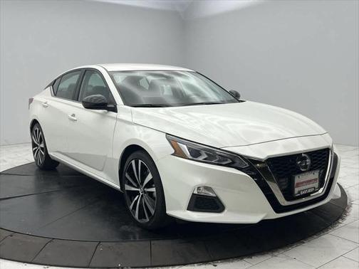 2021 Nissan Altima SR FWD