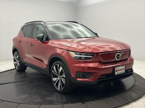 2022 Volvo XC40 Recharge Pure Electric P8 Twin Plus