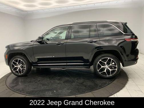 Diamond Black Crystal Pearlcoat 2022 Jeep Grand Cherokee Summit