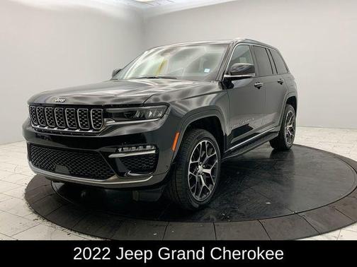Diamond Black Crystal Pearlcoat 2022 Jeep Grand Cherokee Summit