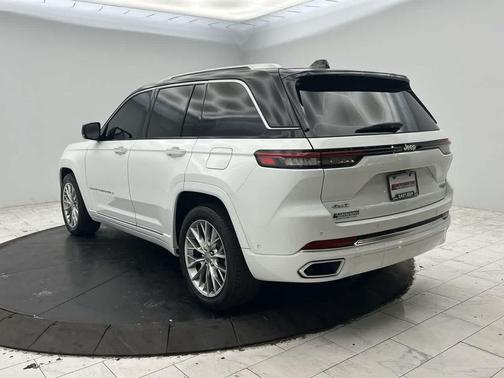 2023 Jeep Grand Cherokee Summit