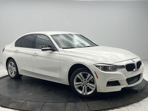 Alpine White 2018 BMW 330 xDrive