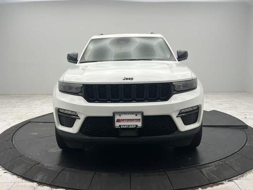 Bright White Clearcoat 2023 Jeep Grand Cherokee Limited