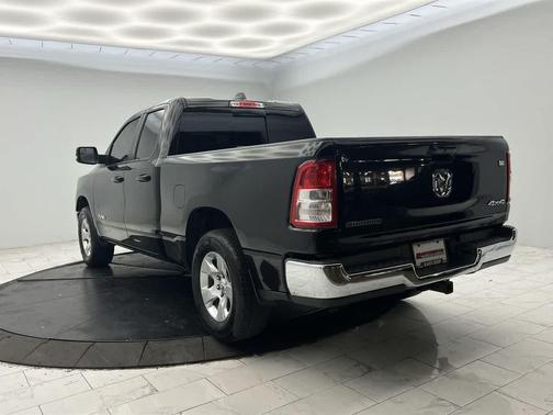 Diamond Black Crystal Pearlcoat 2022 RAM 1500 Big Horn/Lone Star