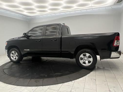 Diamond Black Crystal Pearlcoat 2022 RAM 1500 Big Horn/Lone Star