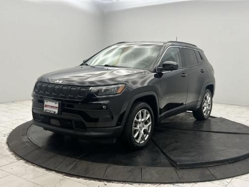 Diamond Black Crystal Pearlcoat 2022 Jeep Compass Latitude Lux