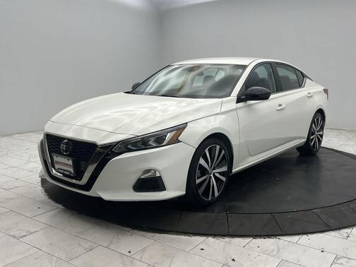 2021 Nissan Altima SR FWD