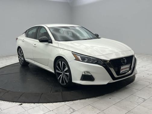 2021 Nissan Altima SR FWD