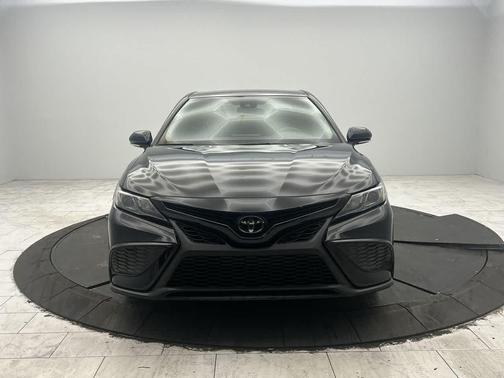 Midnight Black Metallic 2024 Toyota Camry SE