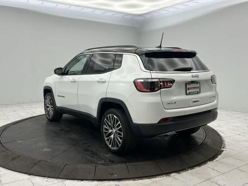 Bright White Clearcoat 2023 Jeep Compass Limited