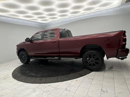 2022 RAM 2500 Big Horn Crew Cab 4x4 8' Box