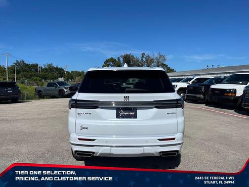 Iridescent White Tricoat 2026 Buick Enclave Avenir FWD