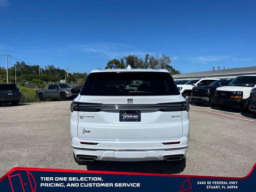 Iridescent White Tricoat 2026 Buick Enclave Avenir FWD