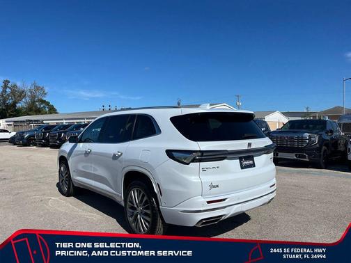 Iridescent White Tricoat 2026 Buick Enclave Avenir FWD