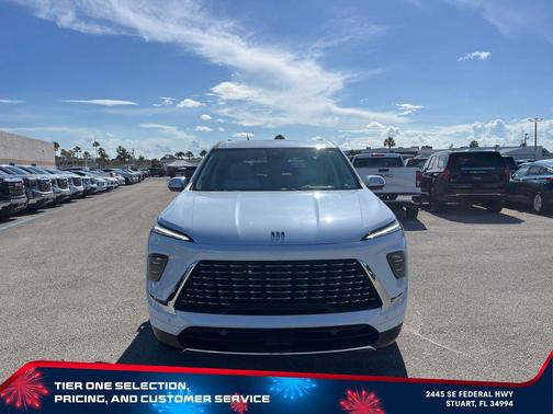 Iridescent White Tricoat 2026 Buick Enclave Avenir FWD