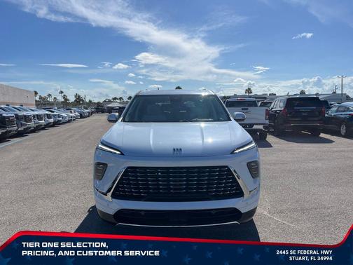 Iridescent White Tricoat 2026 Buick Enclave Avenir FWD