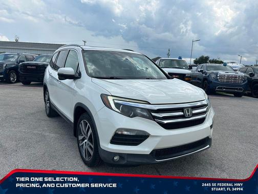 White Diamond Pearl 2017 Honda Pilot Touring