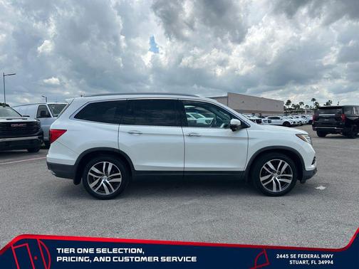 White Diamond Pearl 2017 Honda Pilot Touring