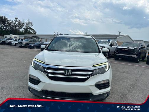 White Diamond Pearl 2017 Honda Pilot Touring