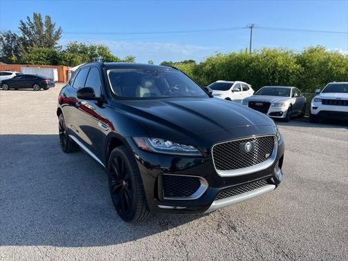 2019 Jaguar F-PACE S