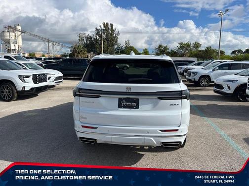 iridescent white tricoat 2026 Buick Enclave Avenir FWD