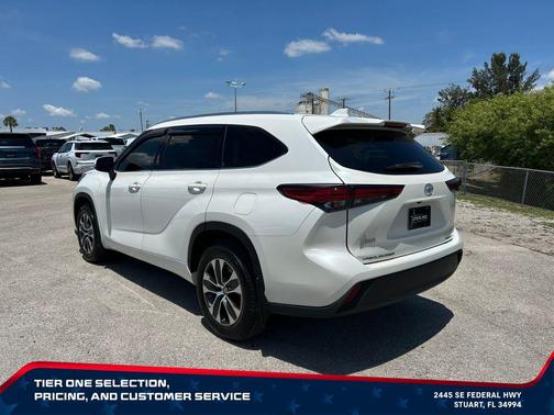 Blizzard Pearl 2021 Toyota Highlander XLE