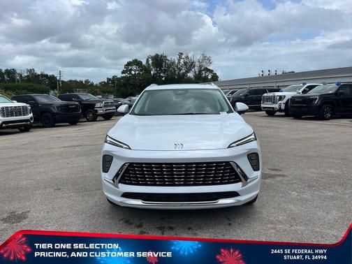 Iridescent White Tricoat 2026 Buick Envision Avenir AWD