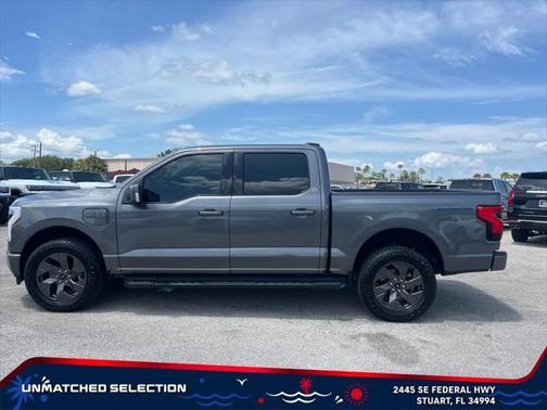 2023 Ford F-150 Lightning LARIAT