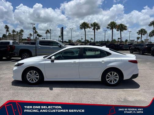 Ice Cap 2025 Toyota Camry LE
