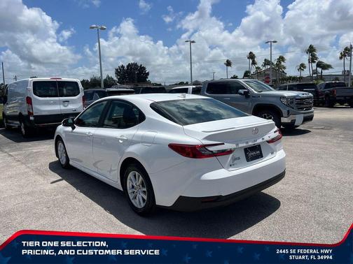 Ice Cap 2025 Toyota Camry LE